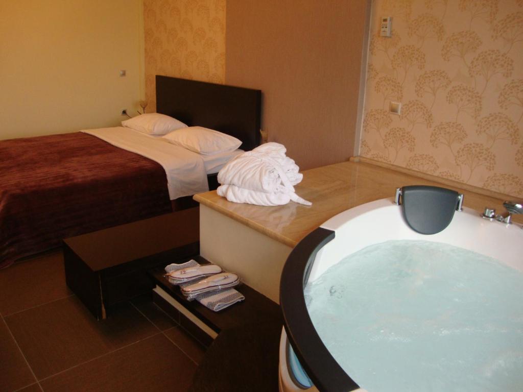 Nymfes Hotel Káto Loutrákion Oda fotoğraf