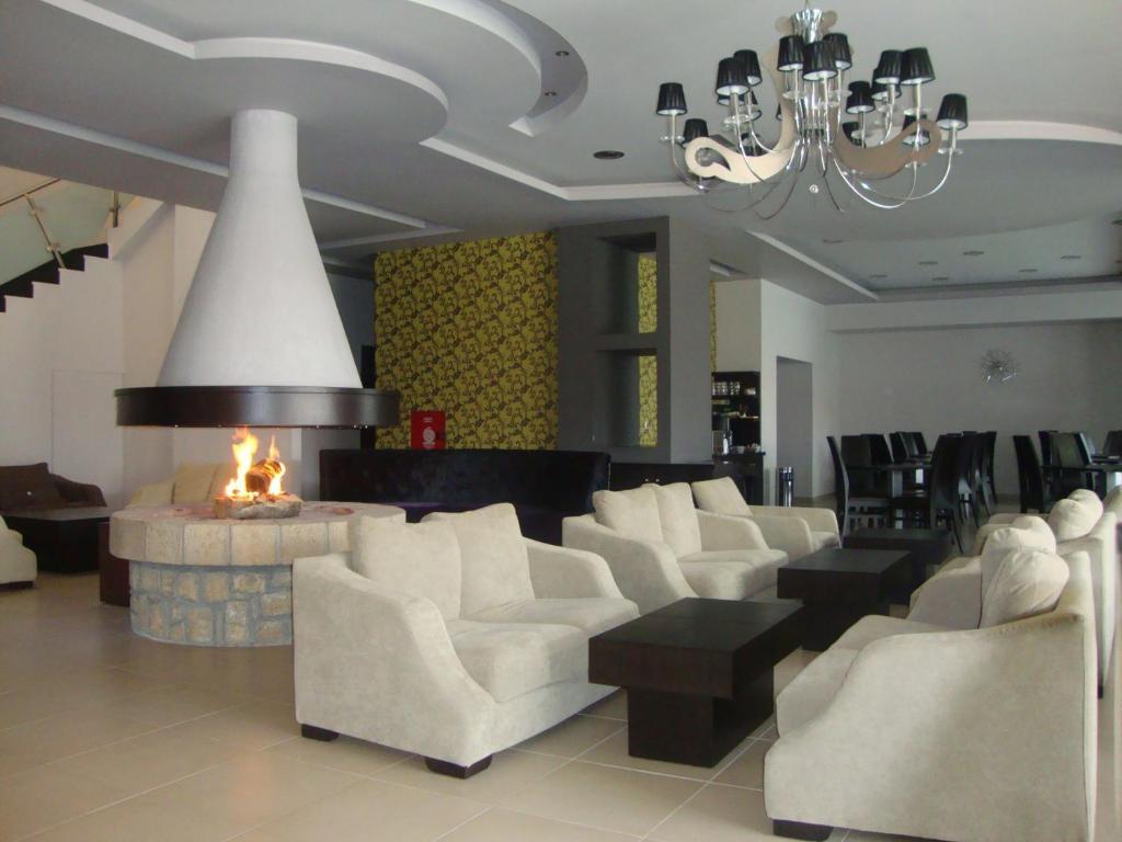 Nymfes Hotel Káto Loutrákion Dış mekan fotoğraf