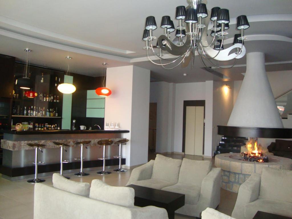 Nymfes Hotel Káto Loutrákion Dış mekan fotoğraf