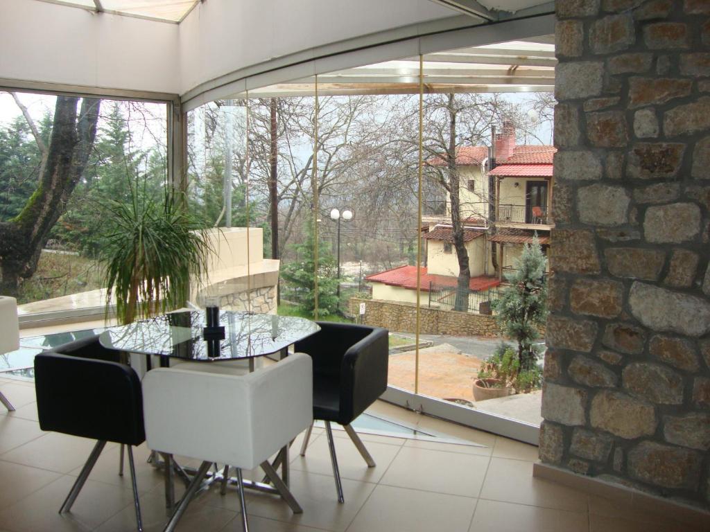 Nymfes Hotel Káto Loutrákion Dış mekan fotoğraf