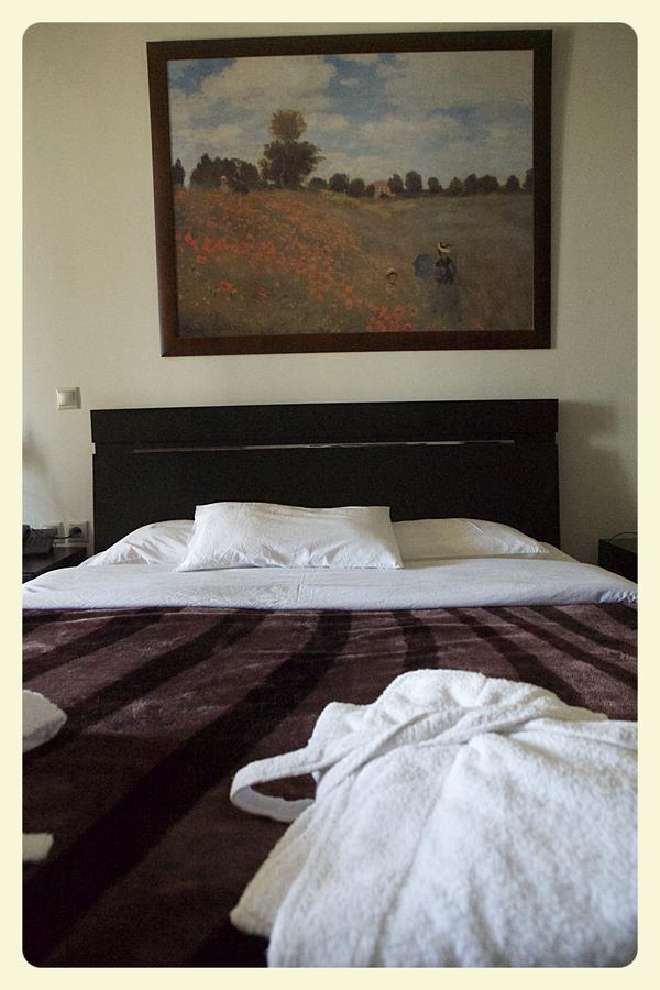 Nymfes Hotel Káto Loutrákion Dış mekan fotoğraf
