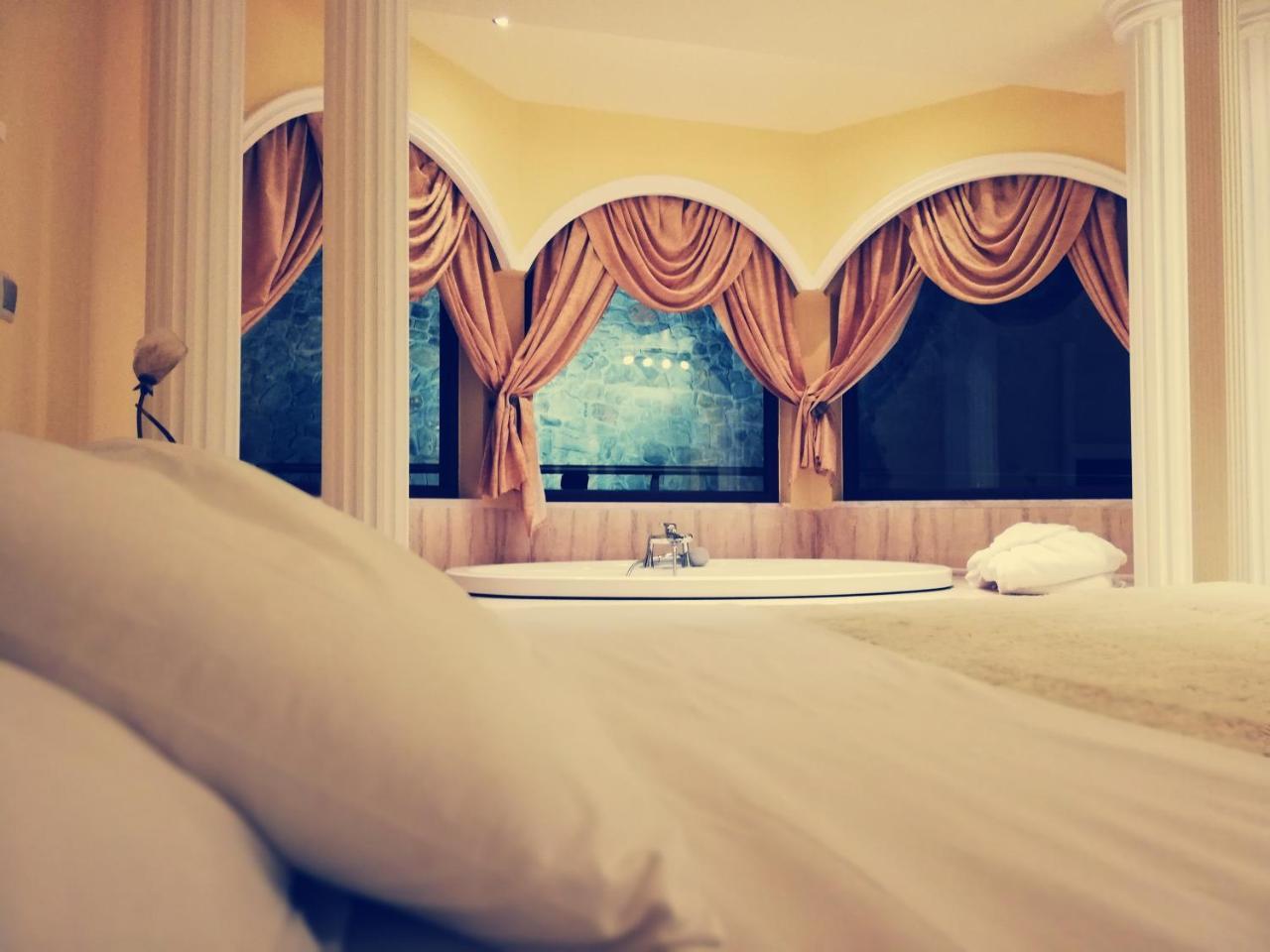 Nymfes Hotel Káto Loutrákion Dış mekan fotoğraf