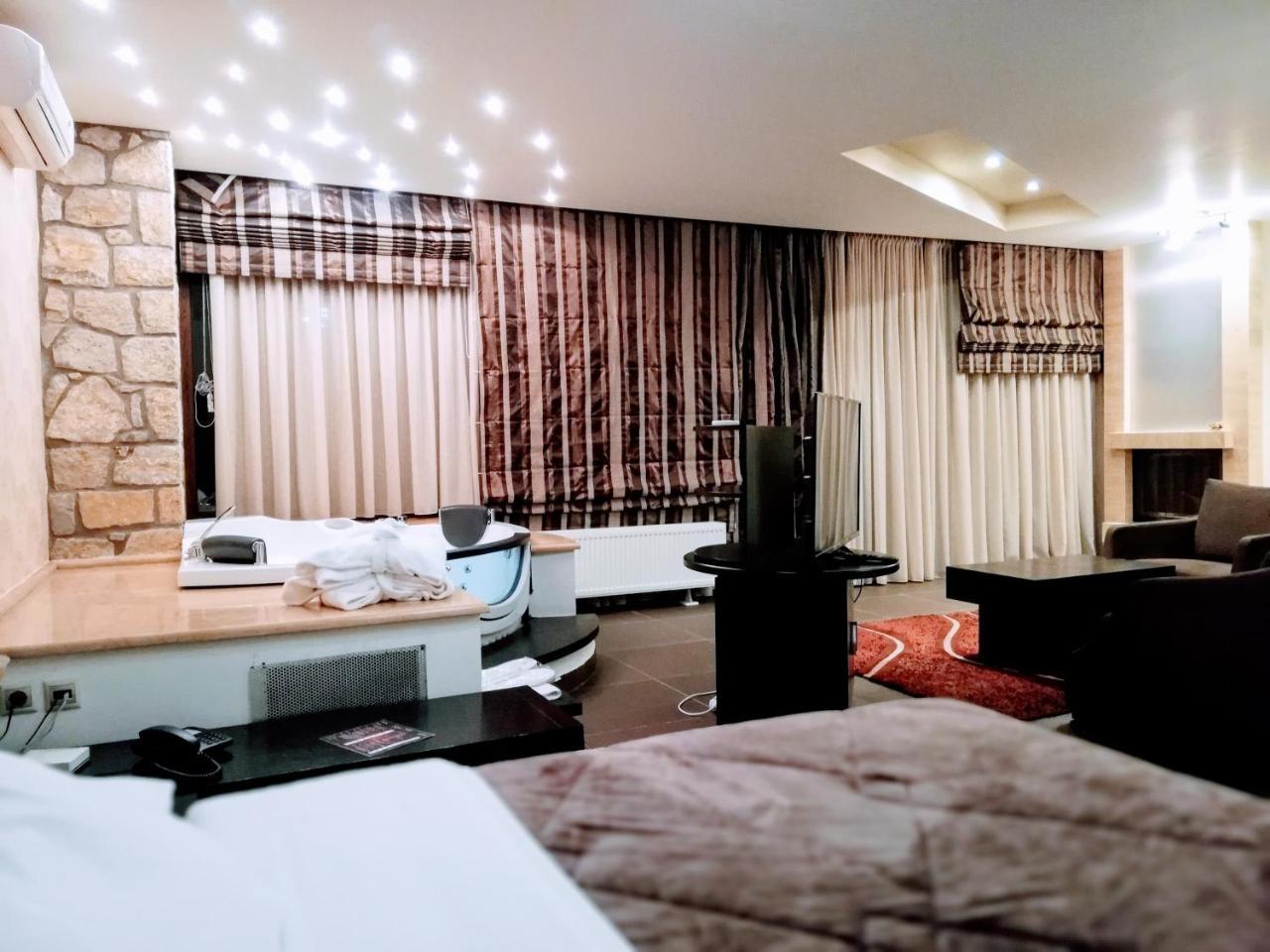 Nymfes Hotel Káto Loutrákion Dış mekan fotoğraf