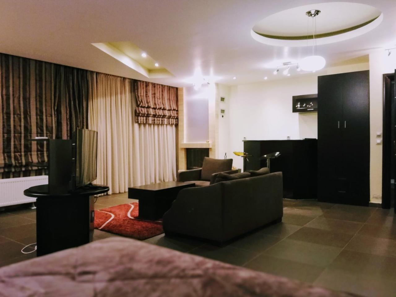 Nymfes Hotel Káto Loutrákion Dış mekan fotoğraf