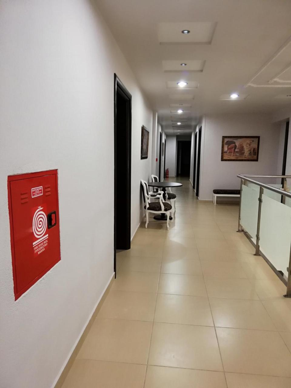 Nymfes Hotel Káto Loutrákion Dış mekan fotoğraf
